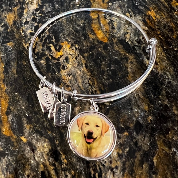 Wind and Fire bangle style Yellow Lab bracelet - Picture 3 of 6